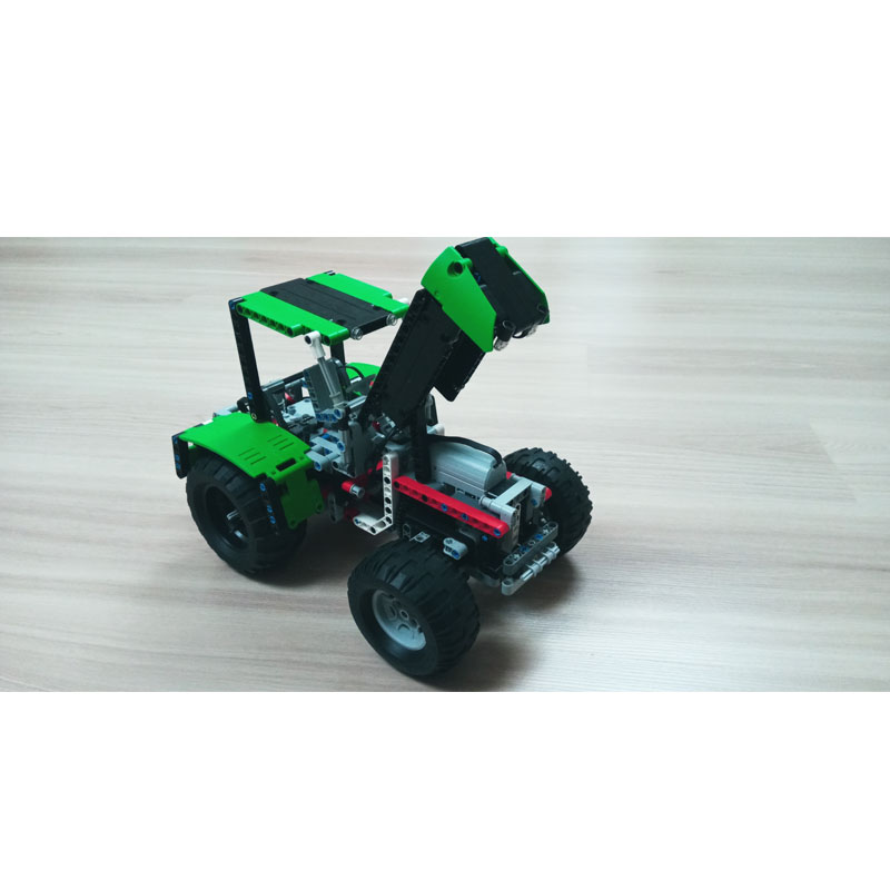 Urban Farming Model - MOC-80667 도시 농장 농업용 중형 트랙터